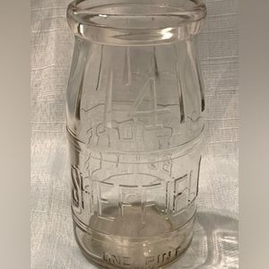 SHEFFIELD STORE BOTTLE Jacksonville, Florida Embossed Dairy Milk Bottle Pint.